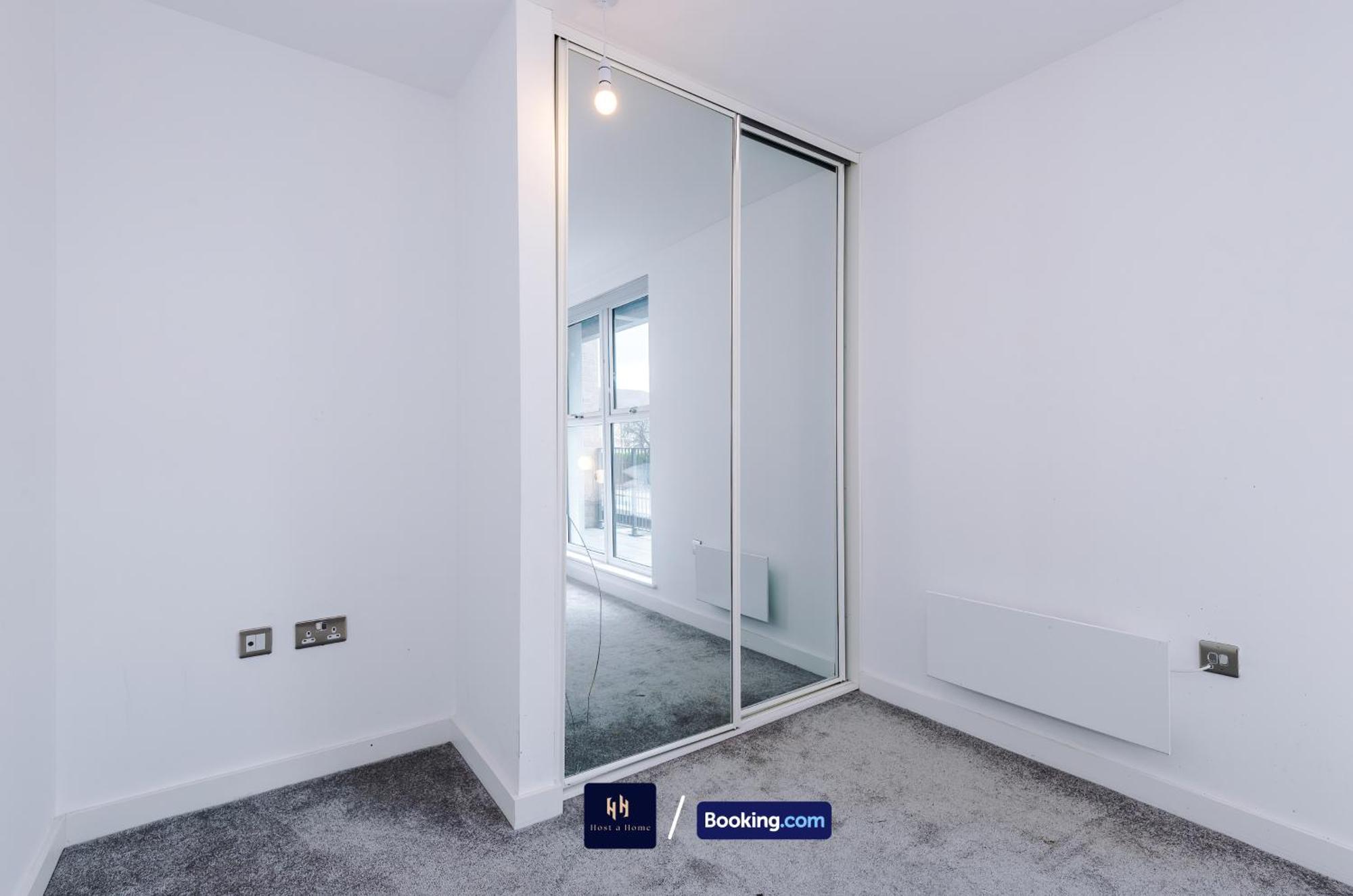 Modern 2 Bed With Balcony By Host A Apartamento *