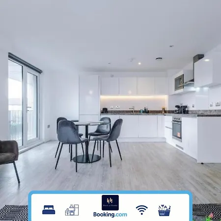 Modern 2 Bed Apartment With Balcony By Host A Home Manchester Exterior foto