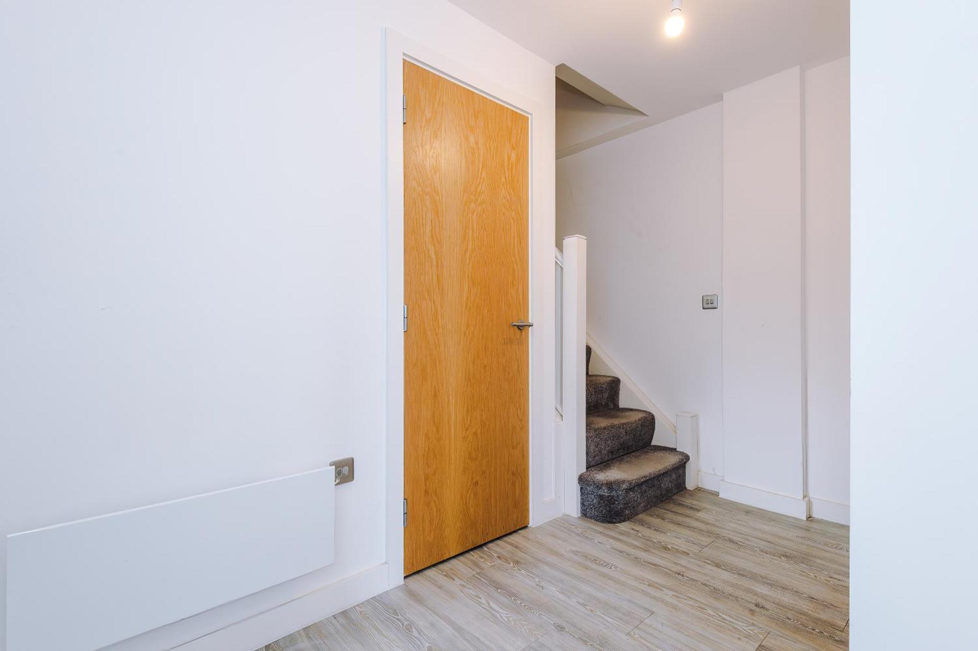 Modern 2 Bed With Balcony By Host A * Manchester