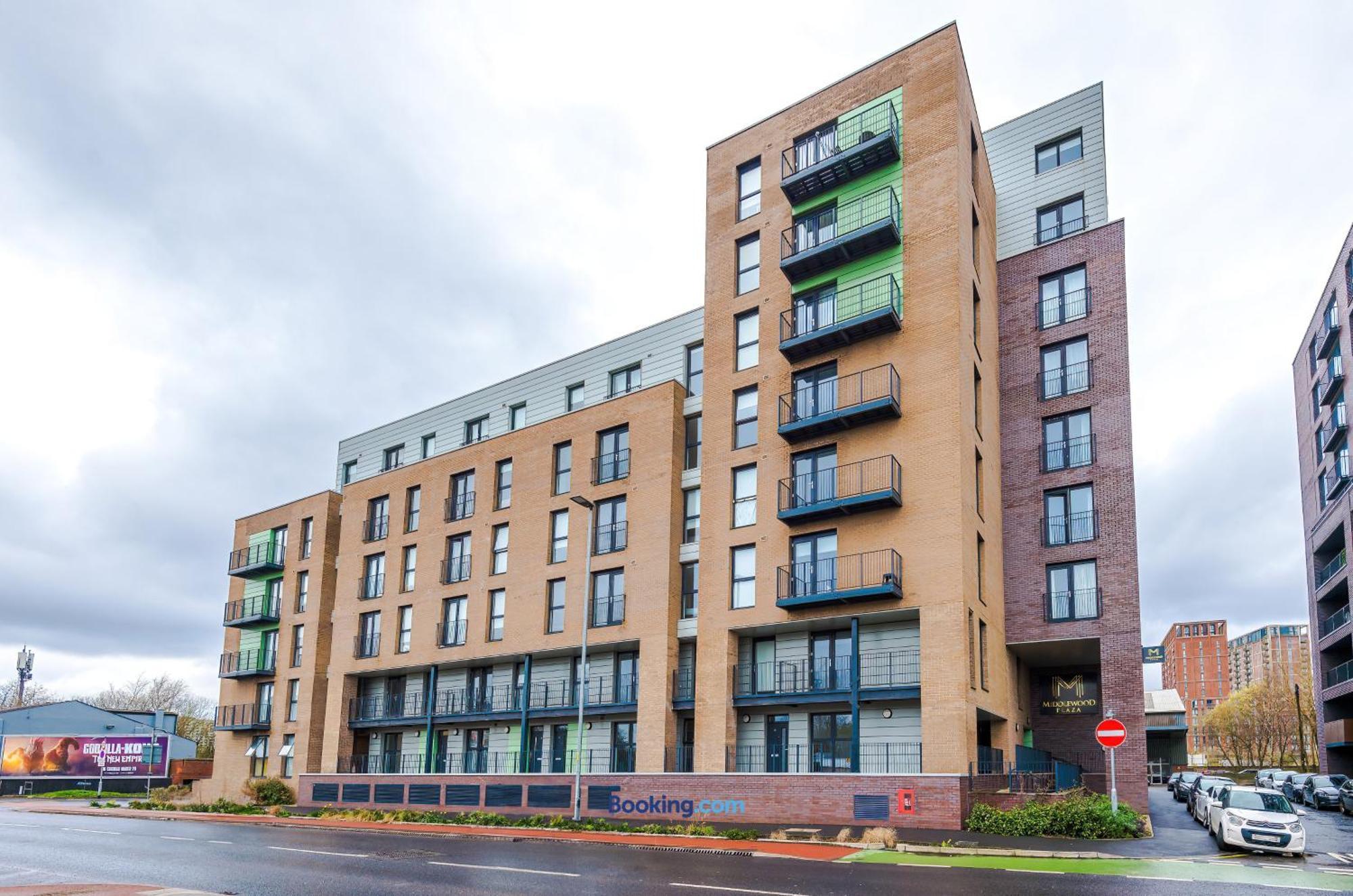 Modern 2 Bed With Balcony By Host A Apartment Manchester