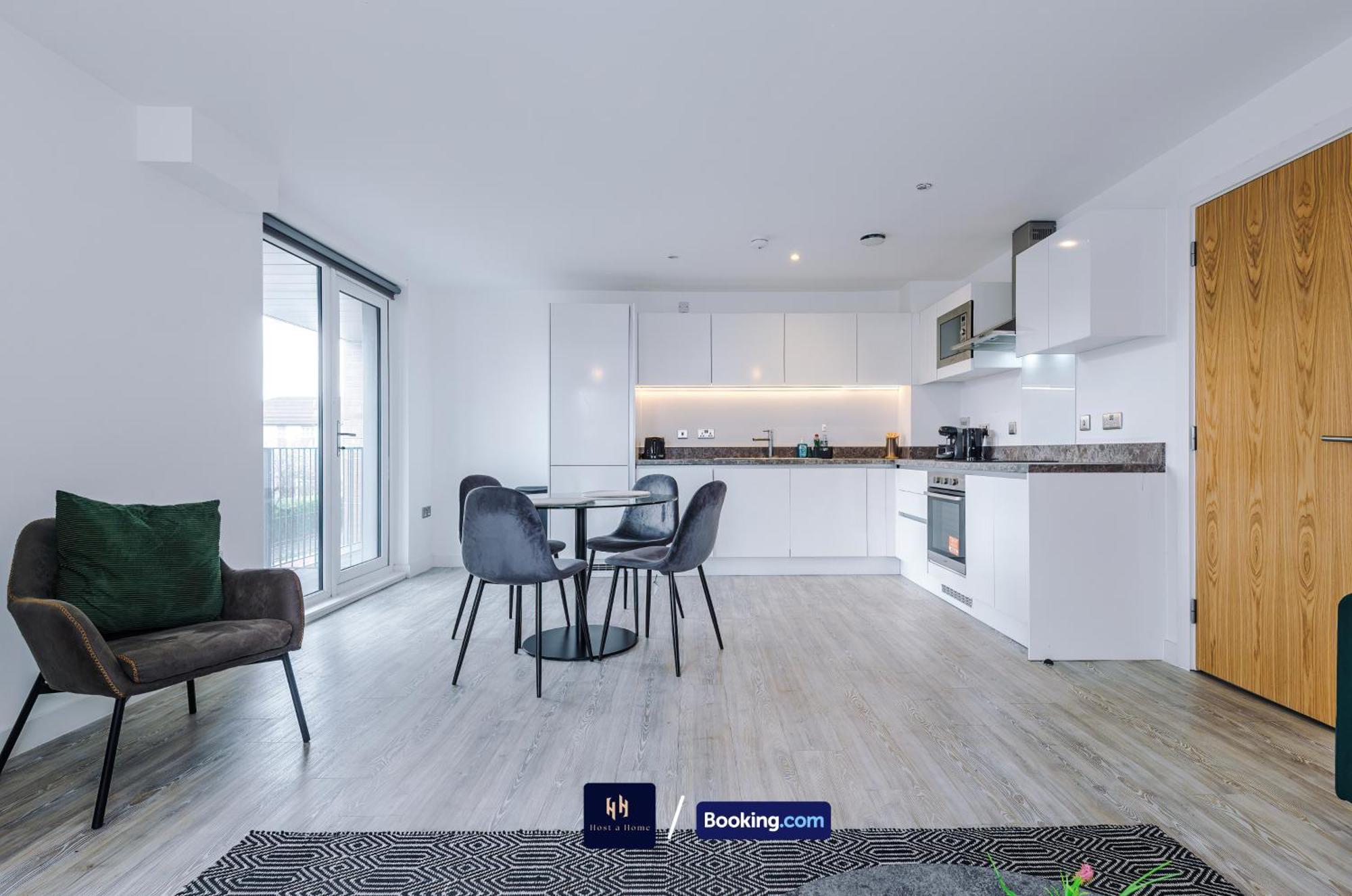 Apartment Modern 2 Bed With Balcony By Host A Manchester