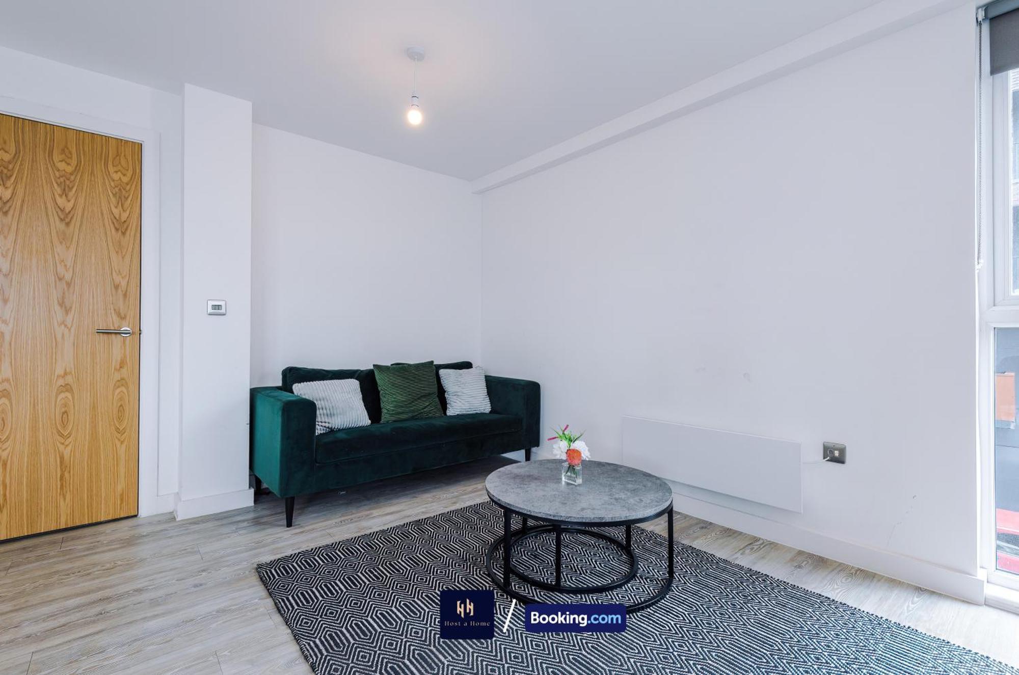 Modern 2 Bed With Balcony By Host A *