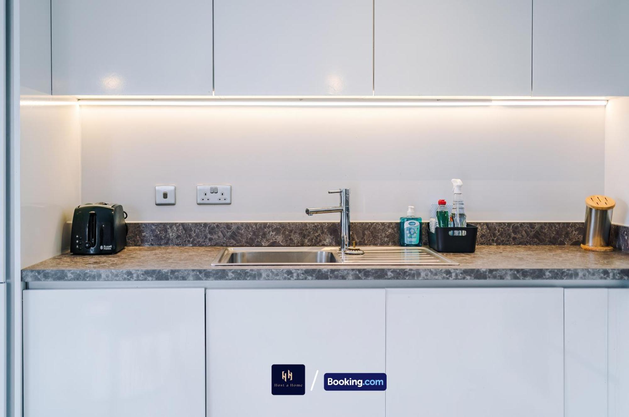 Modern 2 Bed With Balcony By Host A Apartamento