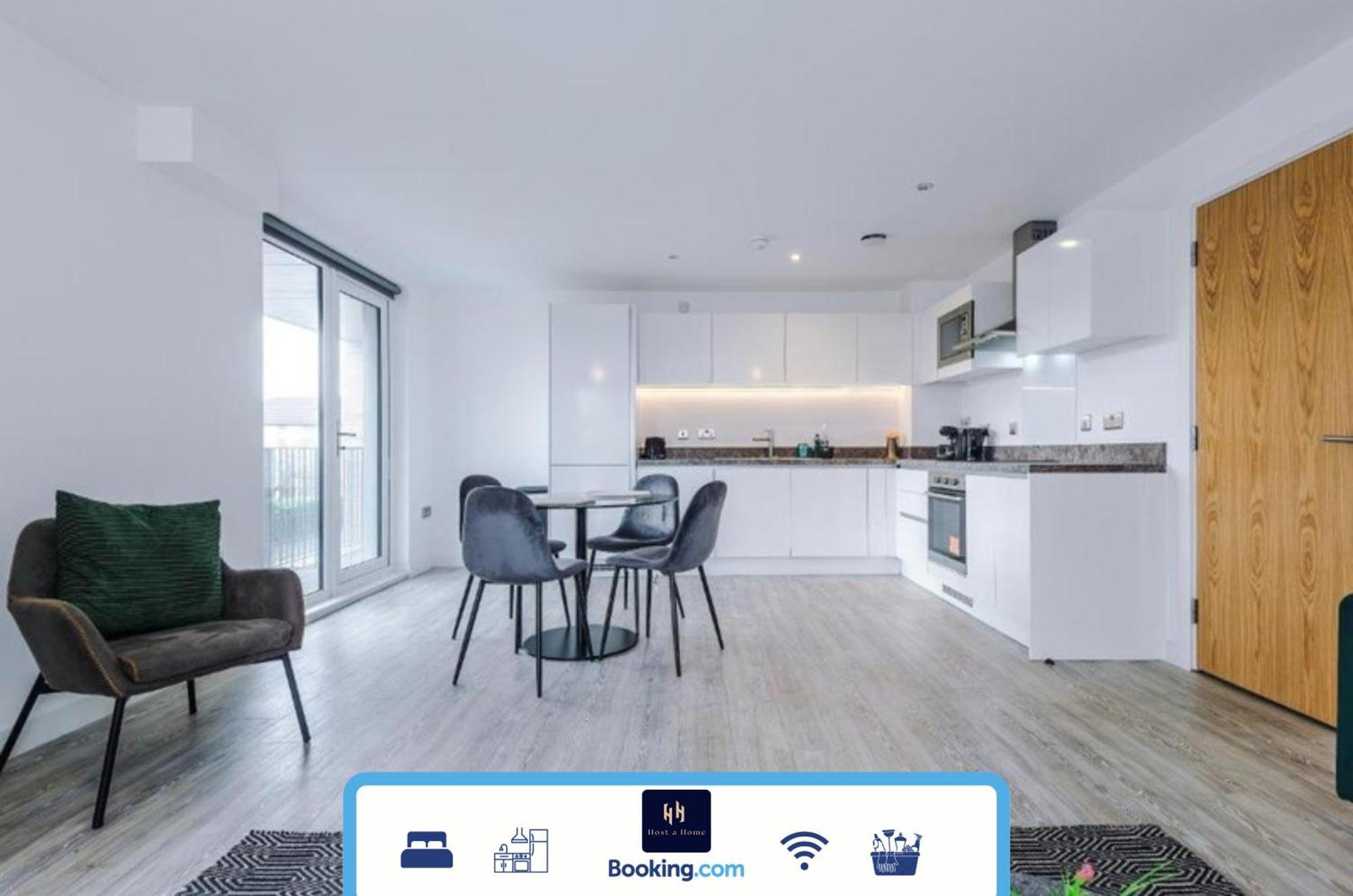 Modern 2 Bed With Balcony By Host A